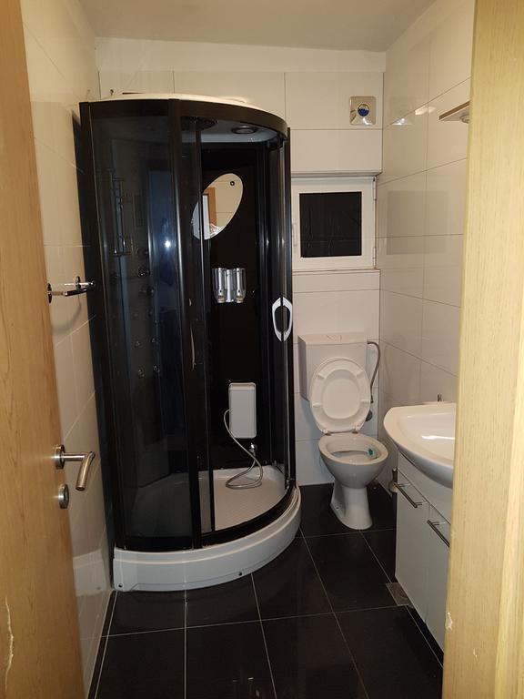 Apartman 4 Kilometar To City Centar Split Eksteriør billede