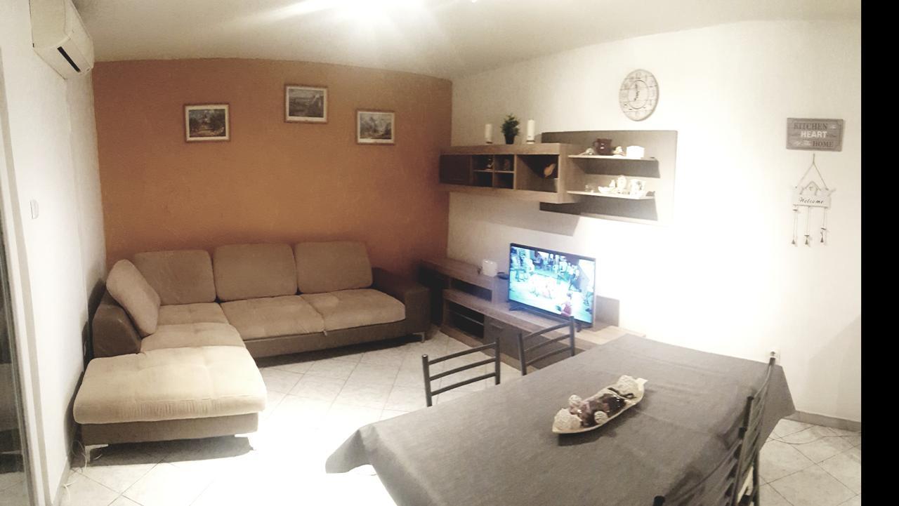 Apartman 4 Kilometar To City Centar Split Eksteriør billede